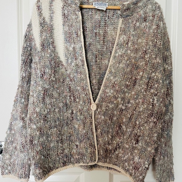 Natural Fabric 100% Angora Wool Vintage Ladies Sweater Medium - Picture 1 of 6